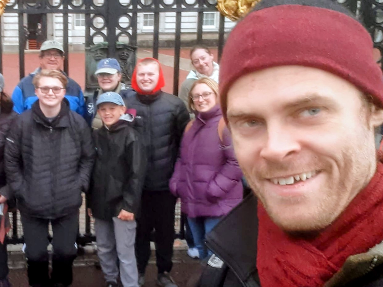 Kim with a group at Buckinham Palace